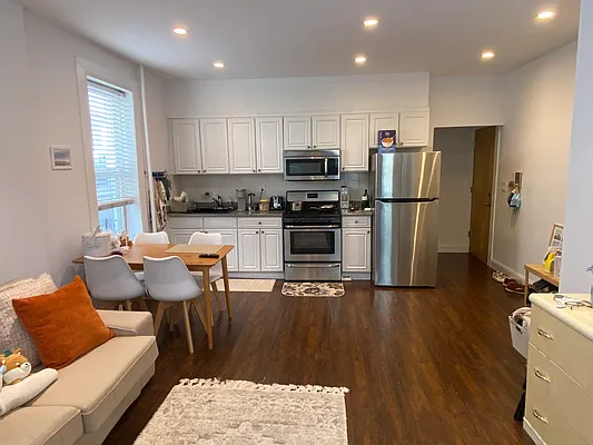 Rented by Daniel Gale Sotheby's International Realty | media 9