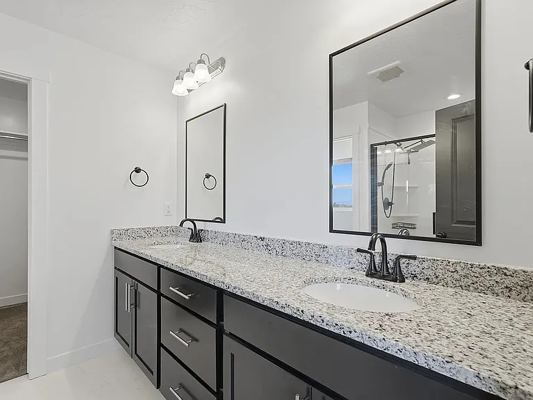 915 N Evelyn St — Photo 18