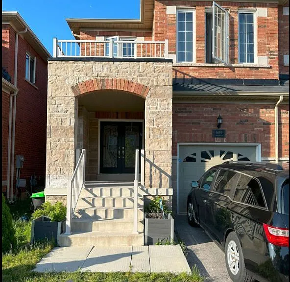609 Bessborough Dr — Photo 1