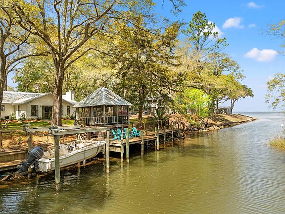 4th image of 630 Ricker Ave