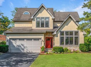 617 Ouilmette Ln, Wilmette, IL 60091