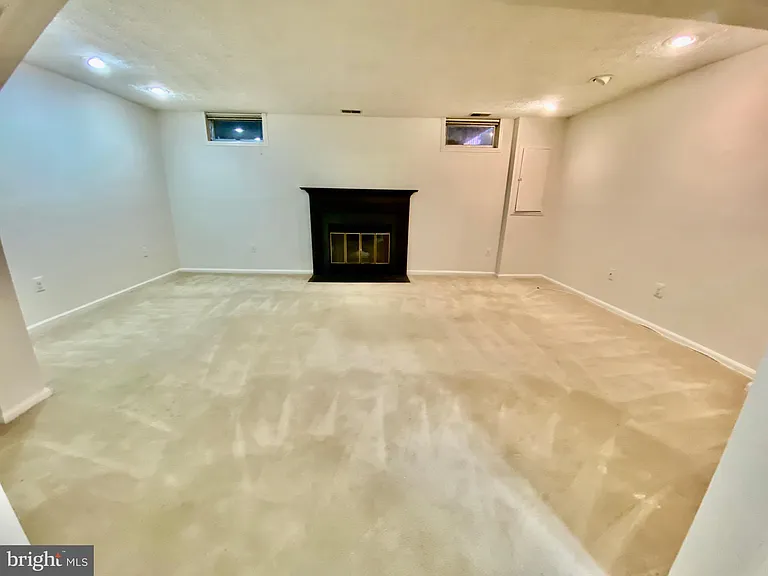 610 Coral Reef Dr — Photo 29