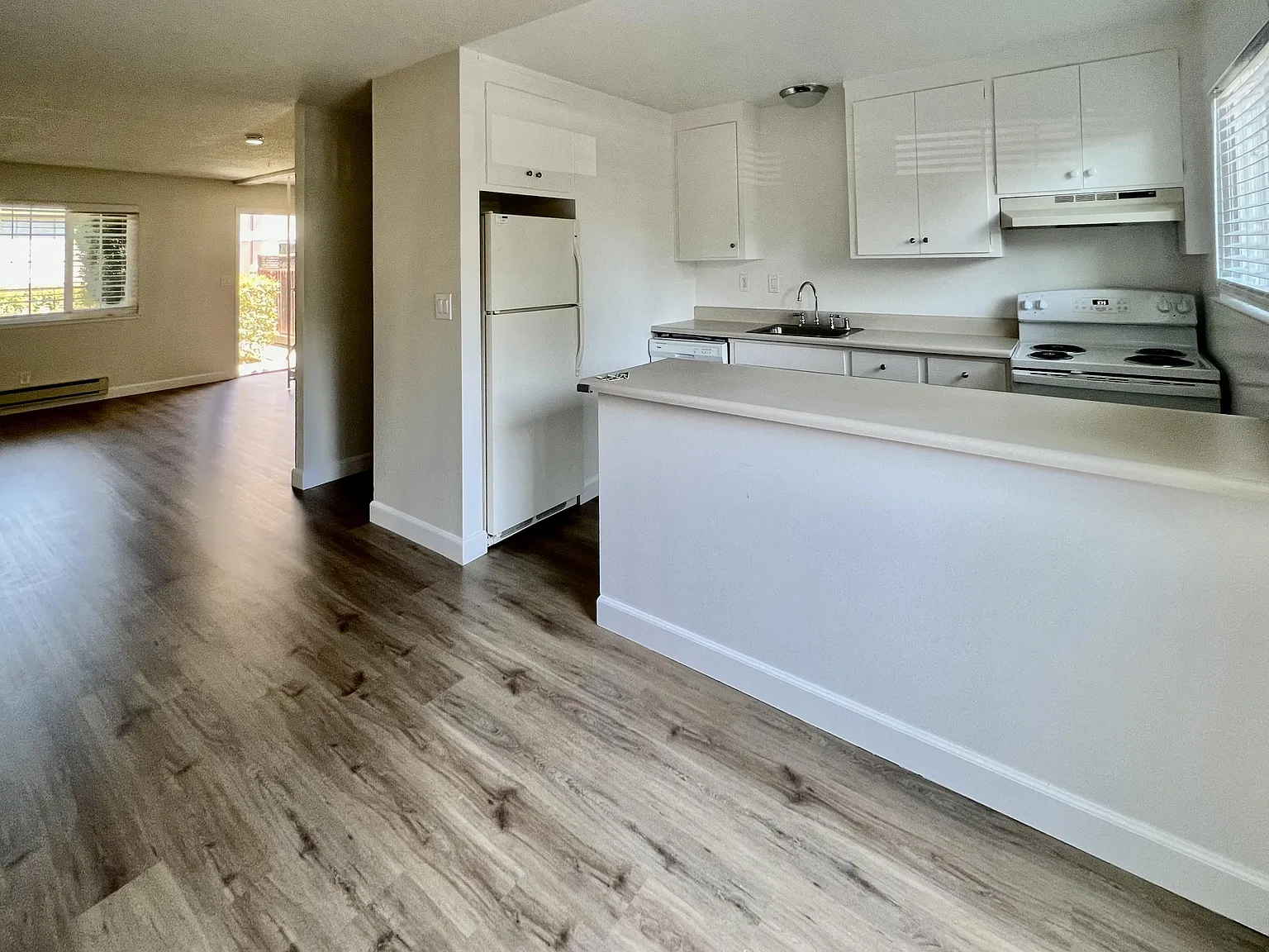 Deodar Townhomes — Photo 2