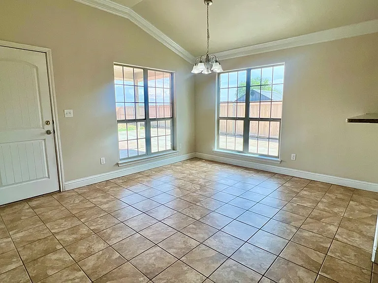 303 Koufax Ct — Photo 8