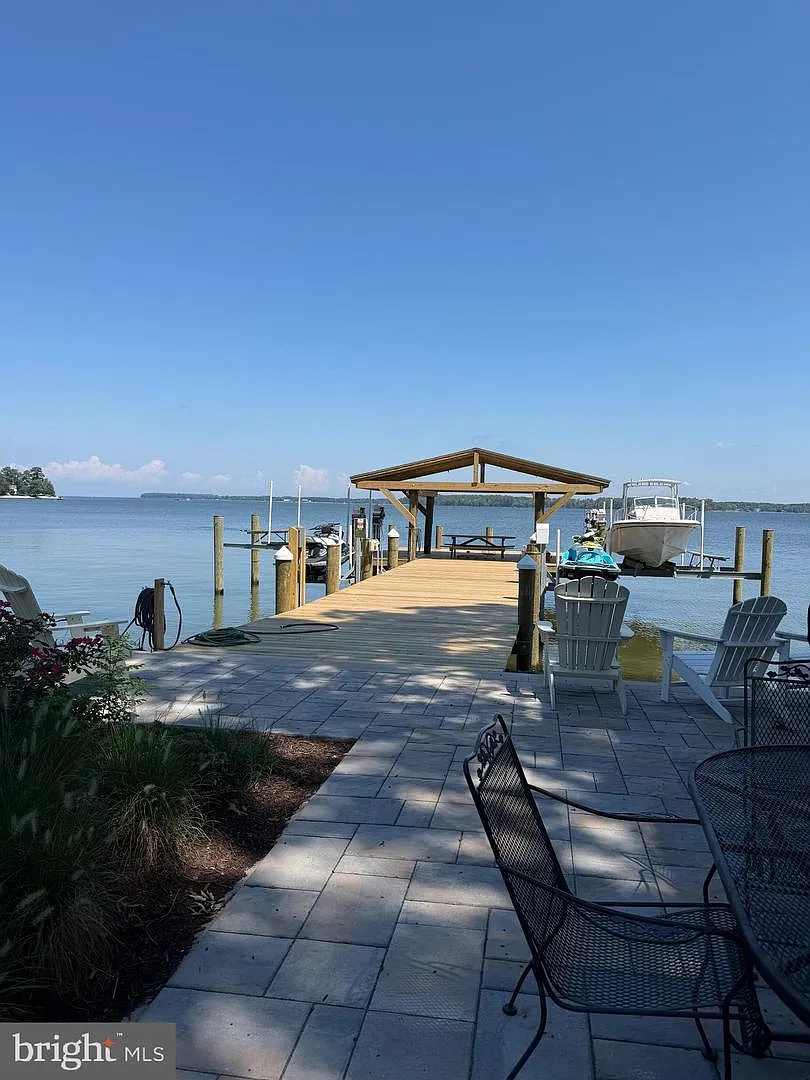 1 bed, 900 sqft, $1,800 — Photo 1