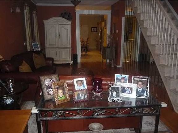5th image of 276 Barnard Ave