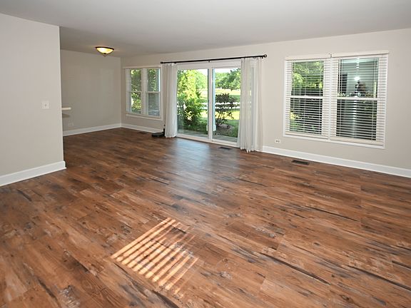 4th image of 230 University Ln