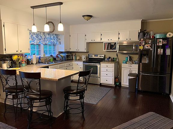 4th image of 331 Elizabeth Ave