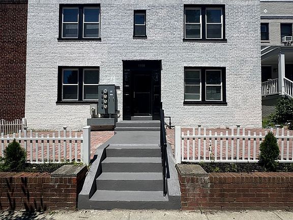 4th image of 1318 Holbrook St NE APT 1