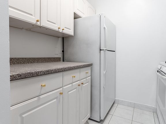 5th image of 345 E 80th St APT 5H