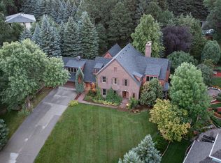 2433 Sierra Cir, Bismarck, ND 58503