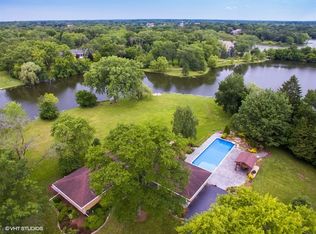 88 Dundee Ln, Barrington, IL