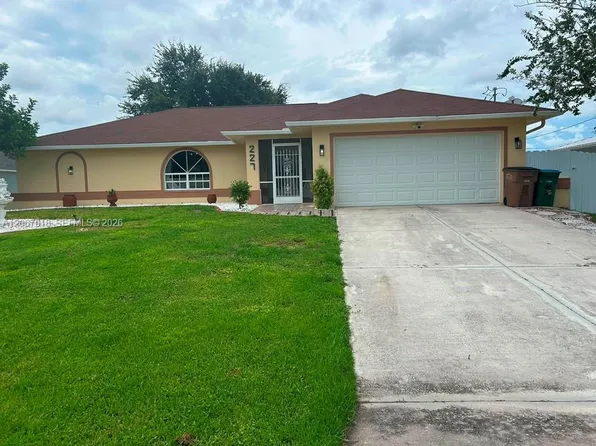 227 SE 43rd Ln, Cape Coral, FL 33904