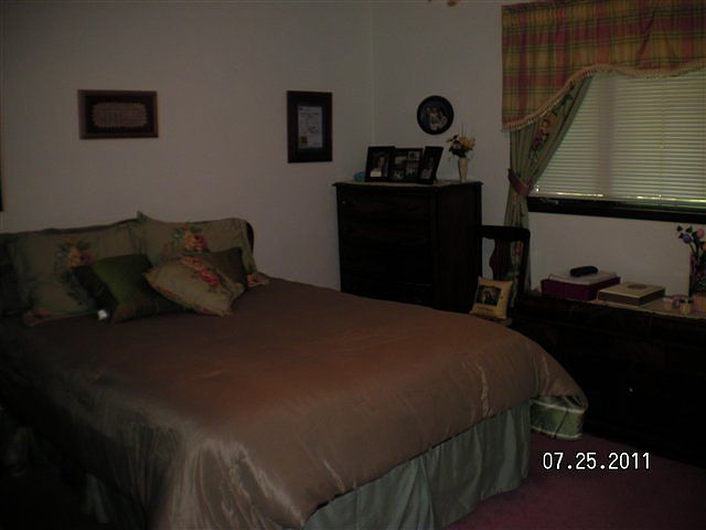 2nd image of 231 8th St W