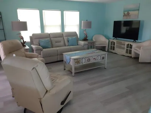 286 Apricot St, Bradenton, FL 34207