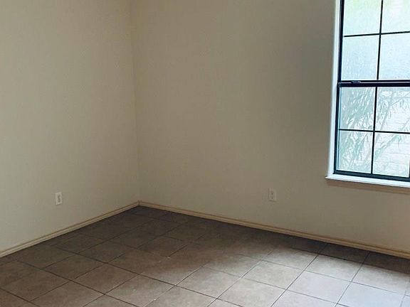 2nd image of 1140 Robinhood St APT D