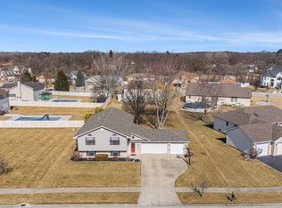 6246 74th Pl, Schererville, IN 46375