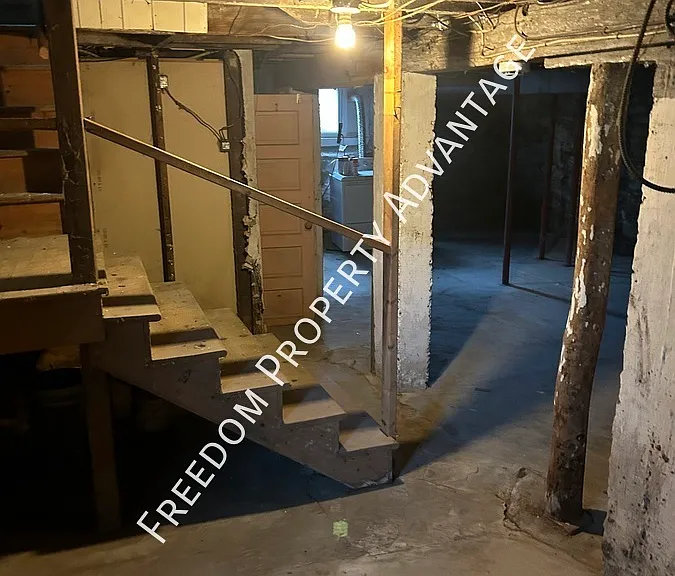 905 Cherokee St — Photo 31