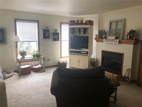 3rd image of 106 Park Ln