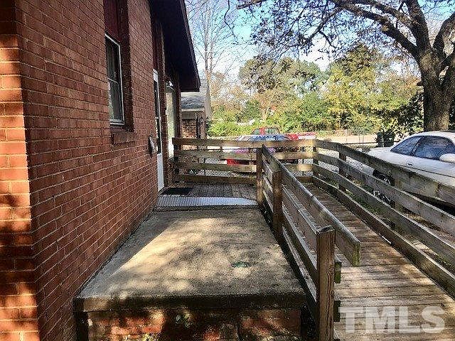2nd image of 614 Troy St
