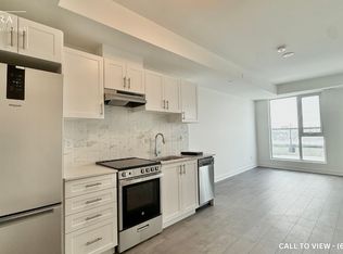 705 Davis Dr #402, Newmarket, ON L3Y2R2