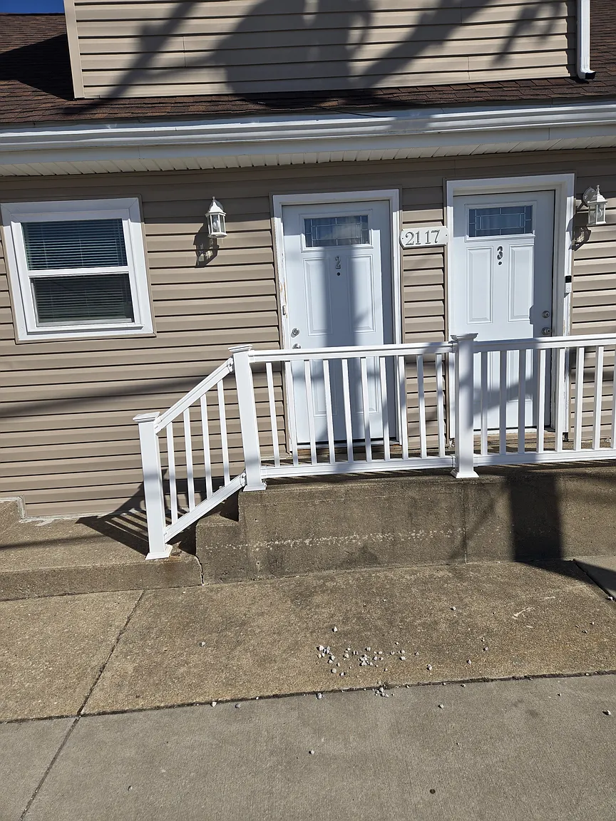 2117 Pennsylvania Ave APT 2 photo 1