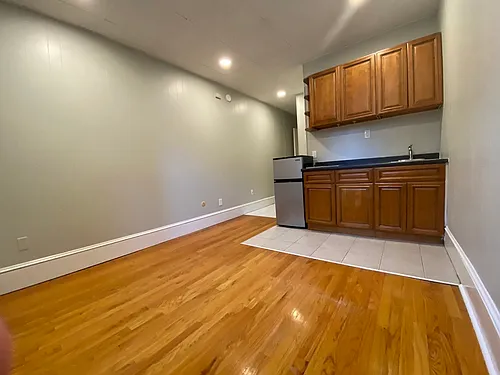 868 Beacon St Photo 1