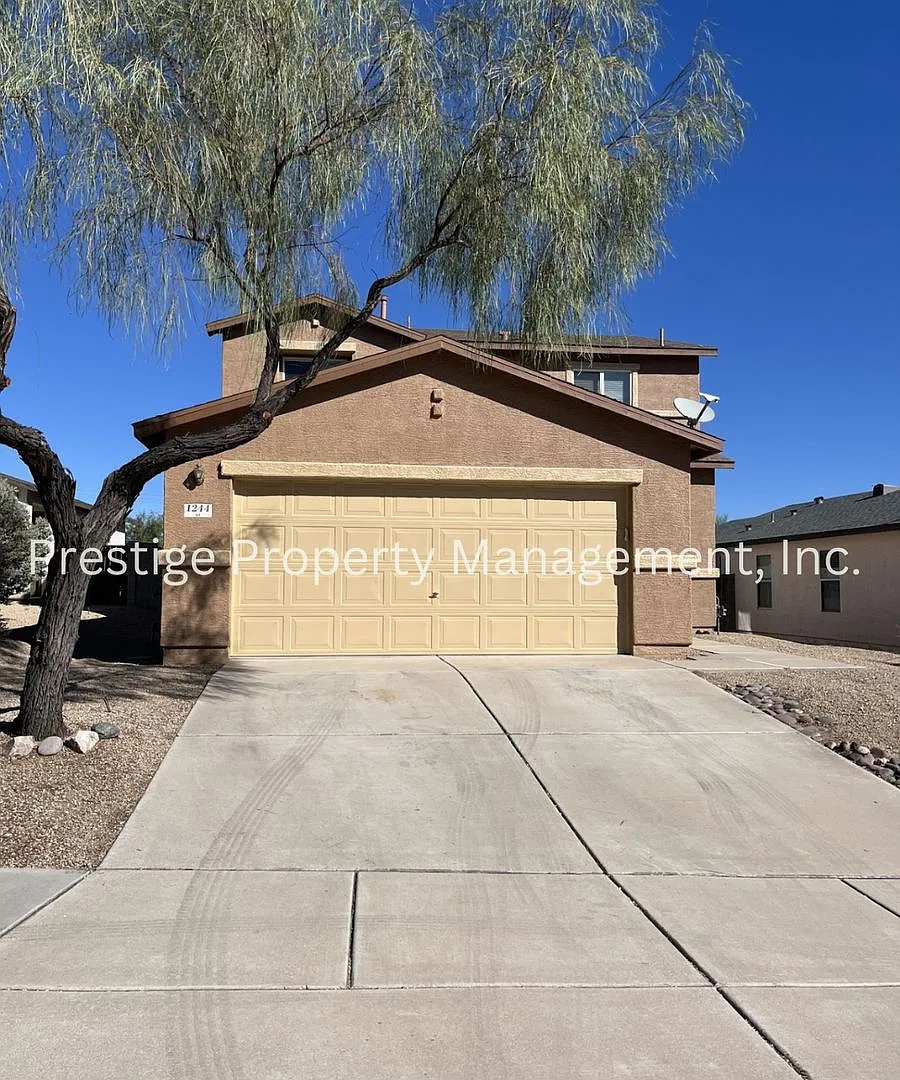 Want to call this 3 bedroom 2.5 bath Home in Sahuarita Yours? — Photo 1