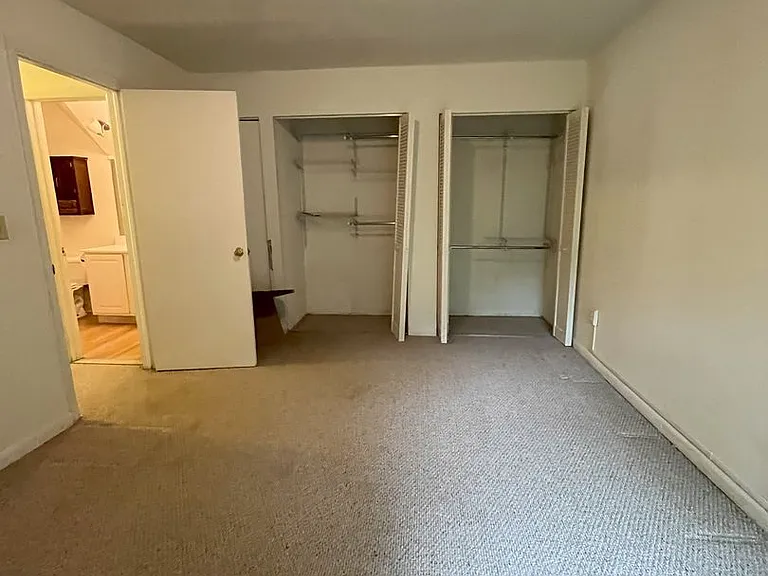 University Park Apartments near Cornell University — Photo 655