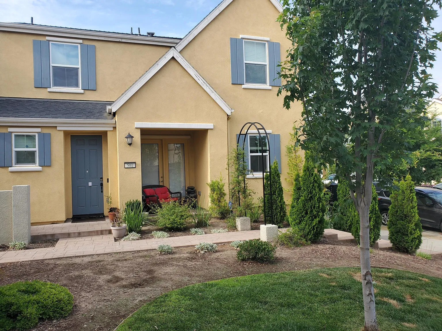 3 bed, 2.5 bath, 1844 sqft, $2,995 — Photo 1