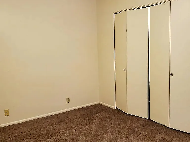 1177 N Fairfield Rd — Photo 13