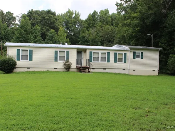 9112 County Dr, Disputanta, VA 23842