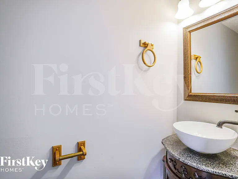 2824 Harnet Ct — Photo 17