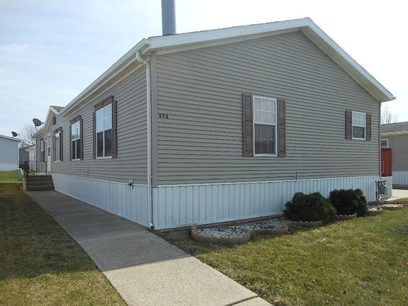3rd image of 896 Aspen Dr