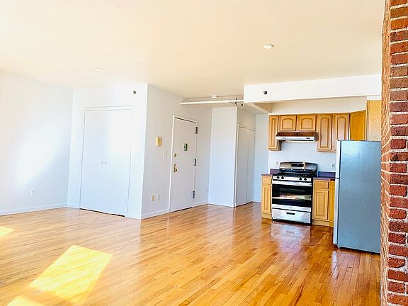 4th image of 578 Broadway #4A
