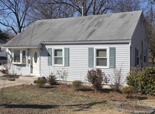 2050 Pimmit Dr, Falls Church, VA 22043