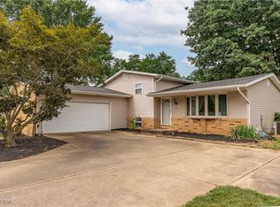 385 Jerome Ave SW, Hartville, OH 44632