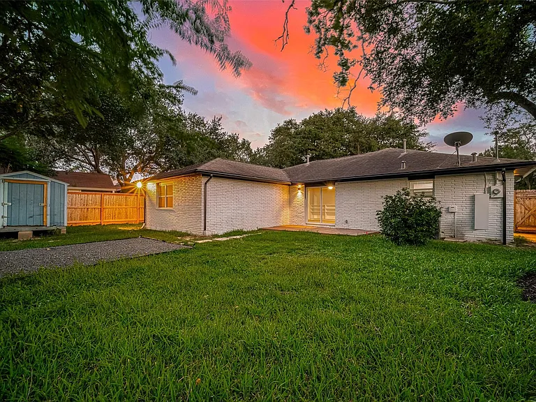 9614 Hammerly Blvd — Photo 44