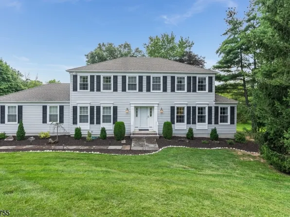 9 Hunt Ct, Raritan Twp., NJ 08822