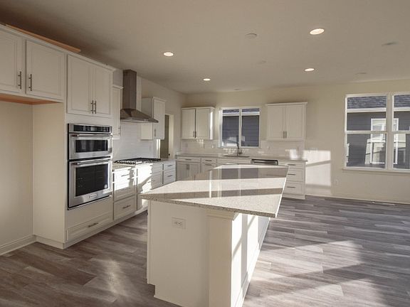 Beautiful, Gourmet Kitchen