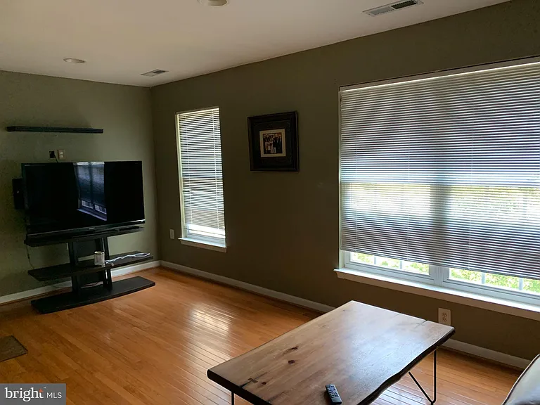 17090 Anns Brook Ct — Photo 18