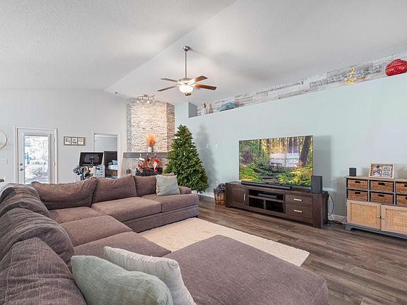 3rd image of 2045 Sunset Pine Way