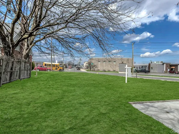 899 Old Country Road, Westbury, NY 11590