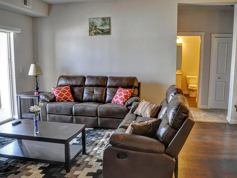 Emerald Ridge Apartments & Townhomes — Photo 31