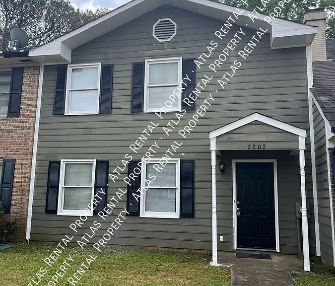 2202 Cheshire Dr — Photo 1