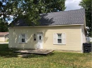 320 N Walnut St, Arthur, IL 61911