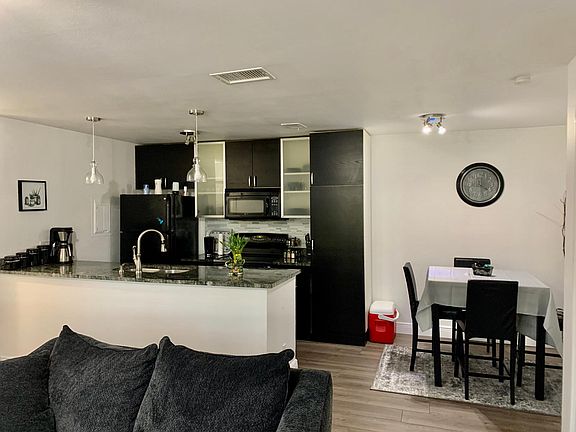 4th image of 1400 Gandy Blvd N Unit 1009