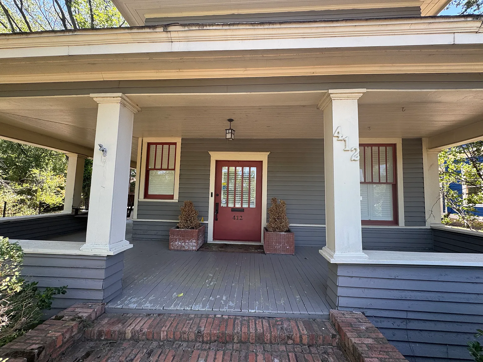 3 bed, 2.5 bath, 2300 sqft, $3,400 — Photo 2