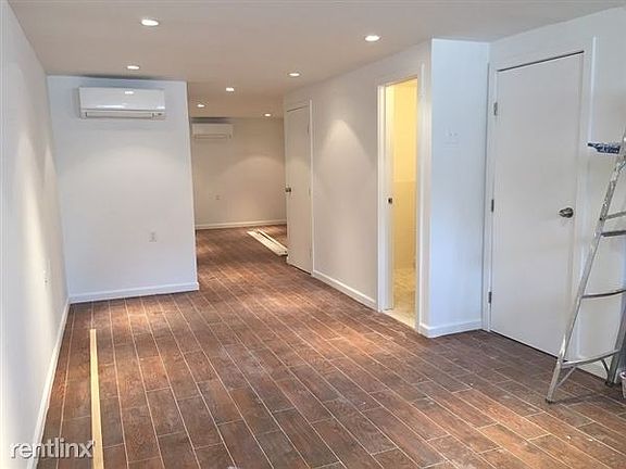5th image of 649 Saint Johns Pl