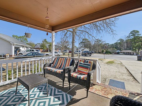 5th image of 2958 Peacock St